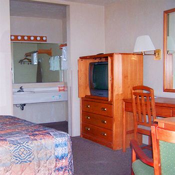 Main Motel - An Independent Magnuson Hotel Ely Extérieur photo